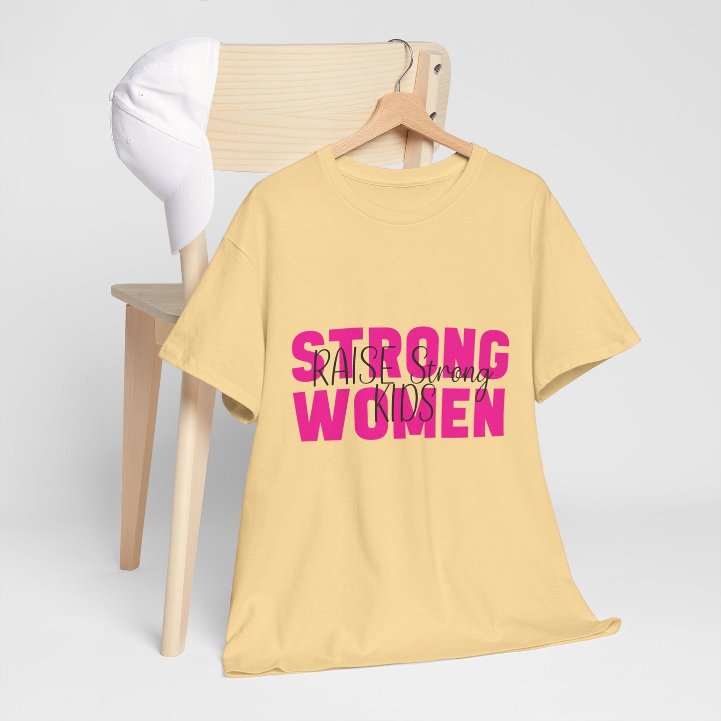 T-Shirt – Mom - Strong Women Raise Strong Kids (1)