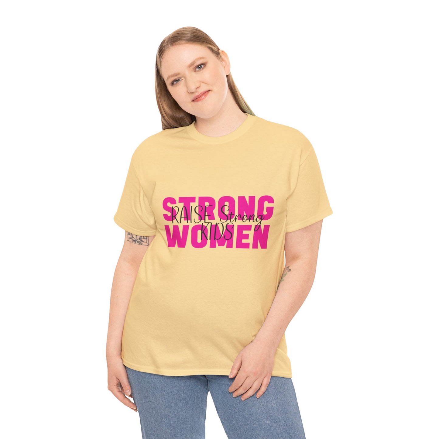 T-Shirt – Mom - Strong Women Raise Strong Kids (1)